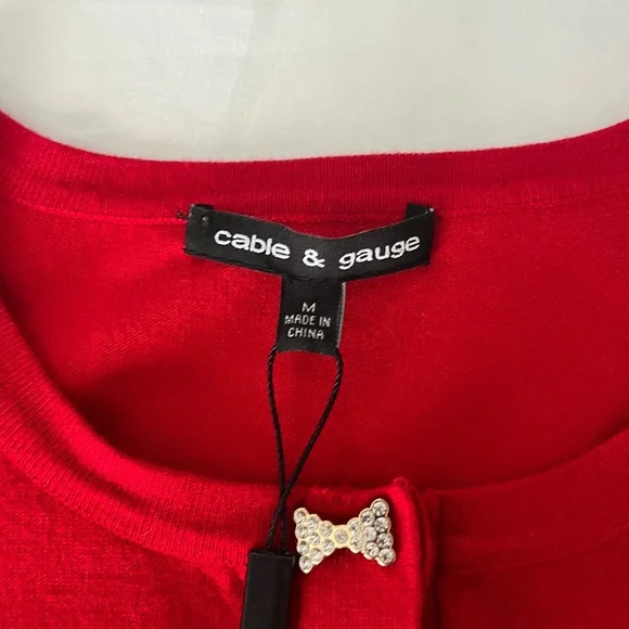 Cable & Gauge Red Bow-Button Cardigan - Picture 4 of 9